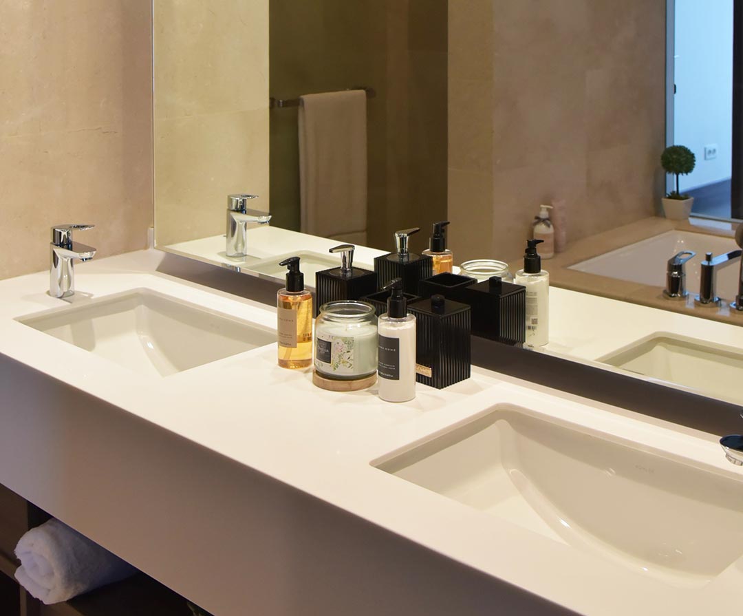 2 Bedroom, Type D Bathrooms